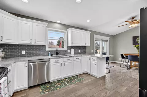 Kitchen - 810 W Pine St, Eldridge, IA 52748 photo 3 of 3