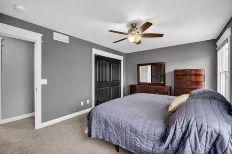 Bedroom - 810 W Pine St, Eldridge, IA 52748 photo 3 of 7