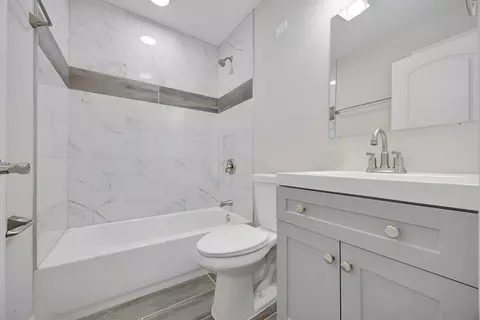 Bath - 16145 Honore Ave, Markham, IL 60428 photo 1 of 2