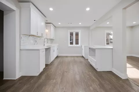 Kitchen - 16145 Honore Ave, Markham, IL 60428 photo 3 of 4