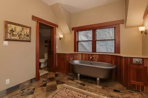 Bath - Undisclosed, Bloomington, IL 61701 photo 9 of 13