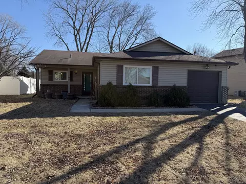 154 Grady Dr, Bolingbrook, IL 60440