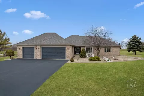 41 W900 Northway Dr, Elburn, IL 60119