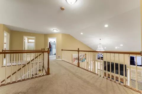 Entry Way - 6085 Irene Dr, Hoffman Estates, IL 60192 photo 1 of 1