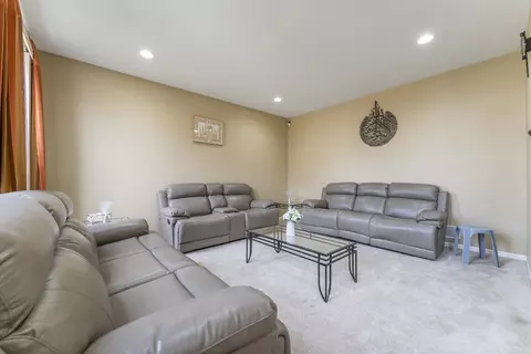 Living - 6085 Irene Dr, Hoffman Estates, IL 60192 photo 1 of 3
