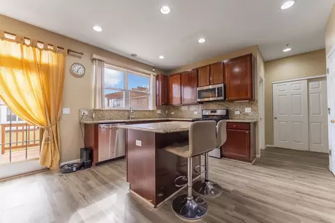 Kitchen - 6085 Irene Dr, Hoffman Estates, IL 60192 photo 1 of 3