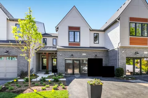 2034 Iron Ridge Ln, Naperville, IL 60563