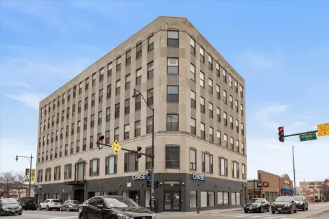 1791 W Howard St #405, Chicago, IL 60626