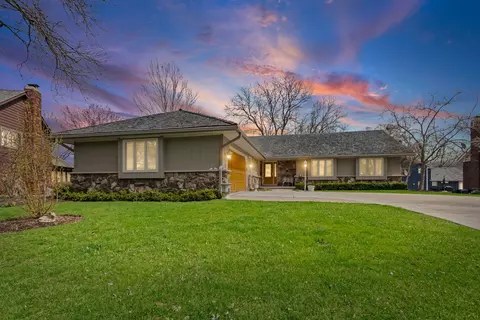720 Mullady Pkwy, Libertyville, IL 60048