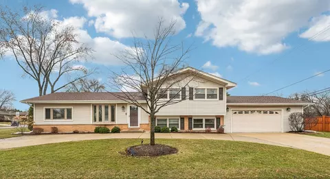 730 Lamorak Dr, Schaumburg, IL 60193