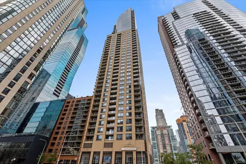 420 E Waterside Dr #1912, Chicago, IL 60601