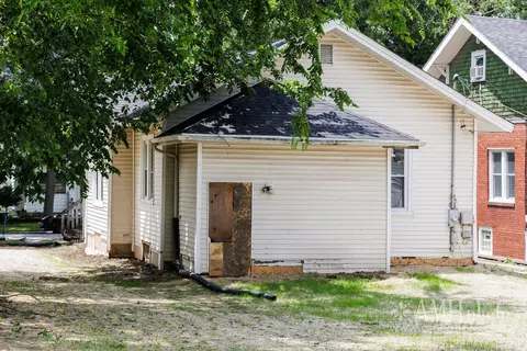 Exterior - 360 S Elm Ave, Kankakee, IL 60901 photo 3 of 4