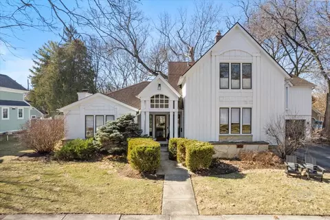 804 Dow Ave, Geneva, IL 60134
