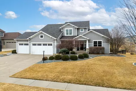 3178 Westminster Rd, Bettendorf, IA 52722