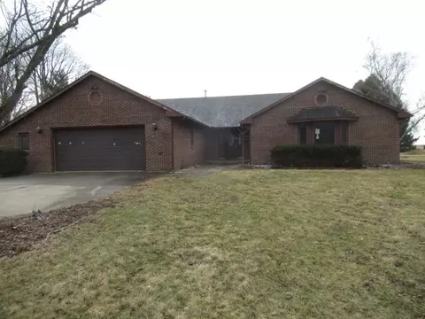 153 Lake Rd, Seymour, IL 61875
