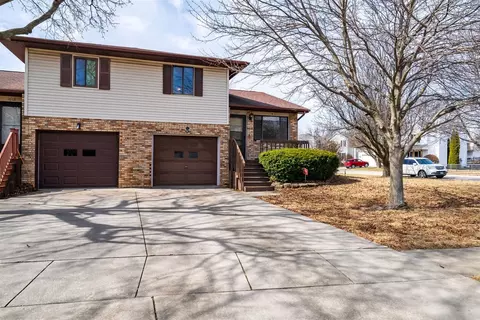 Exterior - 1609 Beech St #B, Normal, IL 61761 photo 3 of 9