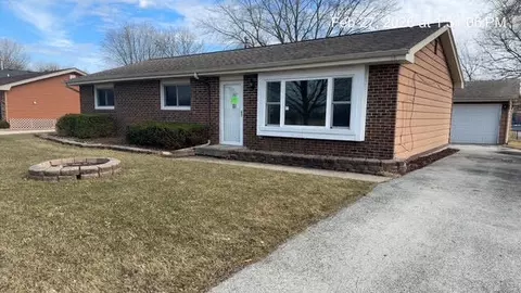 651 Central Ave, Matteson, IL 60443
