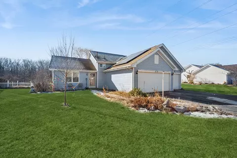 2119 Wynnwood Dr, Belvidere, IL 61008