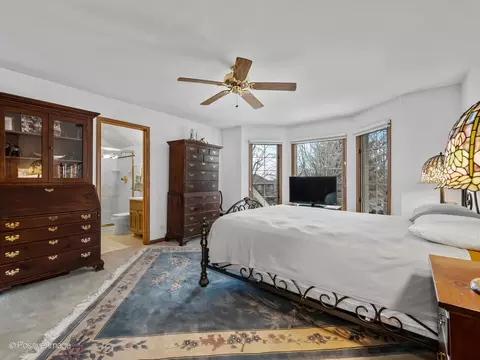 Bedroom - 15 W601 81st St, Burr Ridge, IL 60527 photo 2 of 3