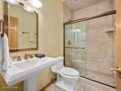 Bath - 15 W601 81st St, Burr Ridge, IL 60527 photo 1 of 5