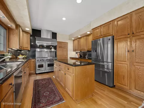 Kitchen - 15 W601 81st St, Burr Ridge, IL 60527 photo 2 of 4