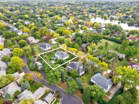 View/Area - 15 W601 81st St, Burr Ridge, IL 60527 photo 3 of 4