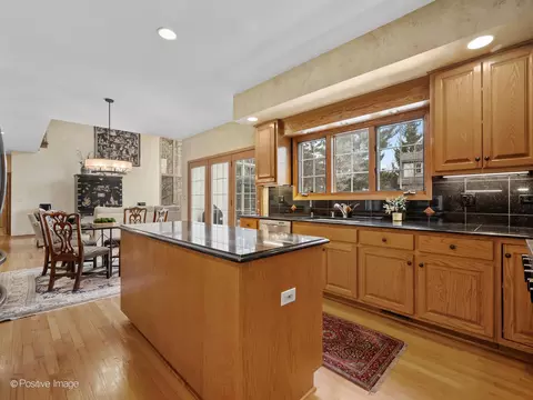 Kitchen - 15 W601 81st St, Burr Ridge, IL 60527 photo 3 of 4