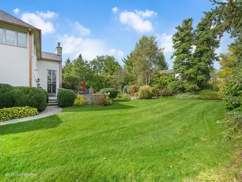 Exterior - 15 W601 81st St, Burr Ridge, IL 60527 photo 5 of 6