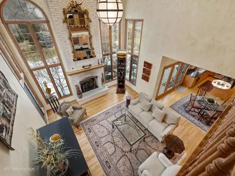 Living - 15 W601 81st St, Burr Ridge, IL 60527 photo 1 of 5