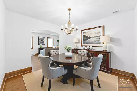 Dining - 330 S Maple St, Itasca, IL 60143 photo 1 of 2