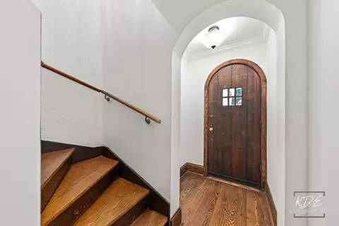 Entry Way - 330 S Maple St, Itasca, IL 60143 photo 2 of 4