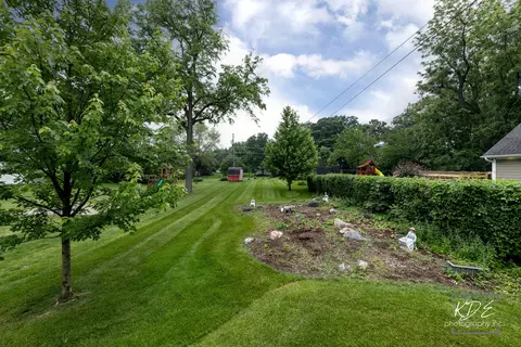 Exterior - 330 S Maple St, Itasca, IL 60143 photo 4 of 12