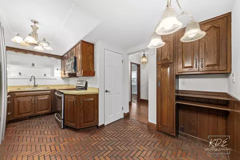Kitchen - 330 S Maple St, Itasca, IL 60143 photo 5 of 5