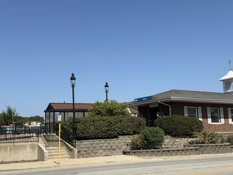 Exterior - 330 S Maple St, Itasca, IL 60143 photo 9 of 12