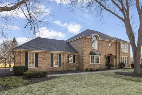 28 W211 Cantigny Dr, Winfield, IL 60190