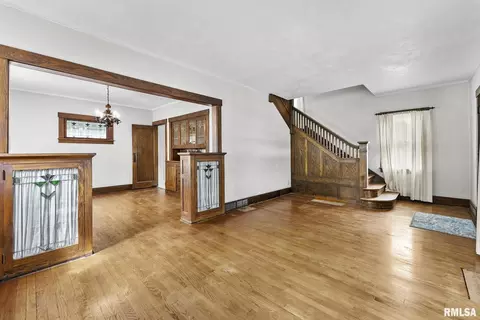 Living - 217 40th St, Moline, IL 61265 photo 2 of 3