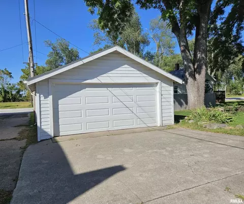 Other - 217 40th St, Moline, IL 61265 photo 7 of 8