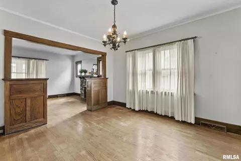 Dining - 217 40th St, Moline, IL 61265 photo 2 of 2