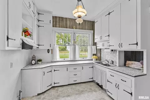 Kitchen - 217 40th St, Moline, IL 61265 photo 1 of 2