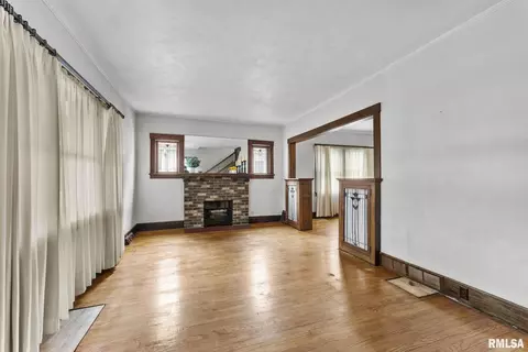 Living - 217 40th St, Moline, IL 61265 photo 1 of 3