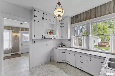 Kitchen - 217 40th St, Moline, IL 61265 photo 2 of 2