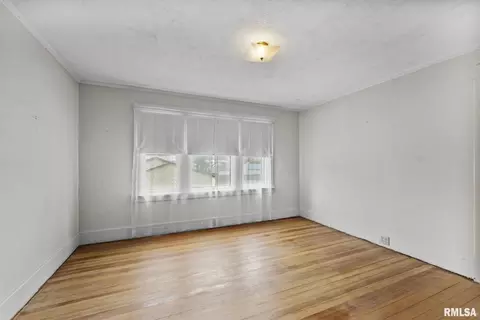 Bedroom - 217 40th St, Moline, IL 61265 photo 1 of 2