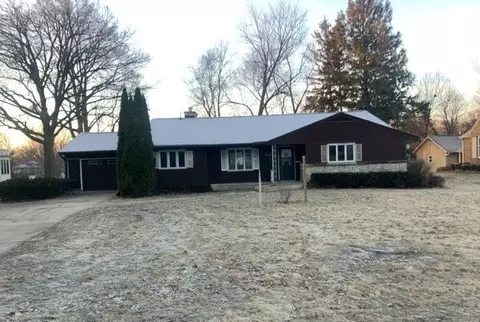 1317 W Stephenson St, Freeport, IL 61032