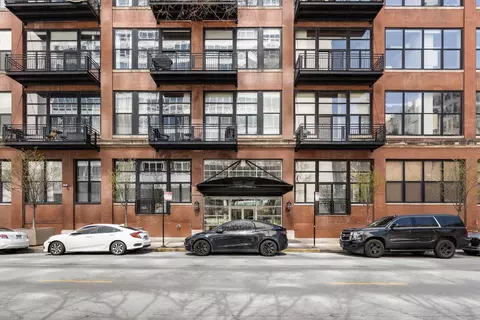 525 W Superior St #623, Chicago, IL 60654