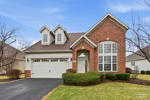 816 Colchester Dr, Oswego, IL 60543