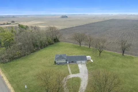 15795 E 2550 North Rd, Hudson, IL 61748