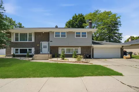 935 E 169th St, South Holland, IL 60473