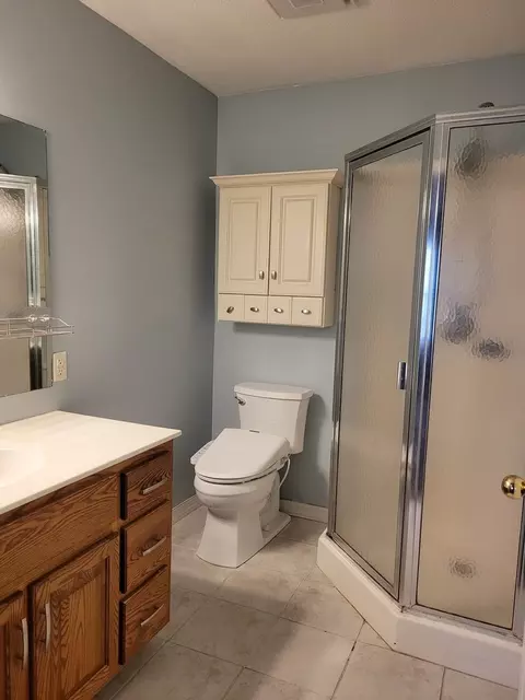 Bath - 325 W North St, Dix, IL 62830 photo 1 of 4