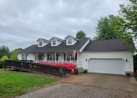 325 W North St, Dix, IL 62830