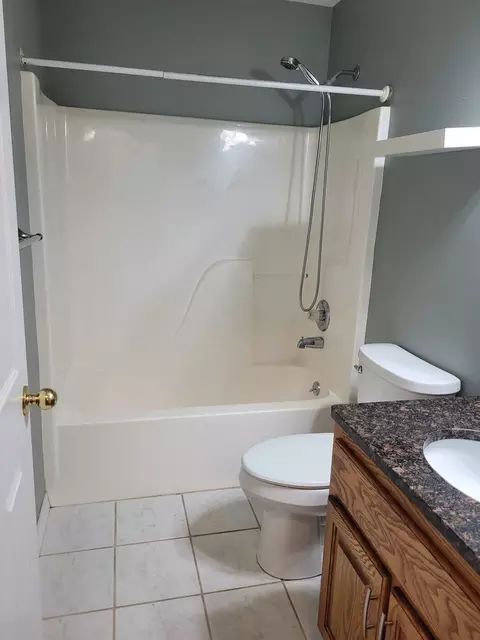 Bath - 325 W North St, Dix, IL 62830 photo 2 of 4